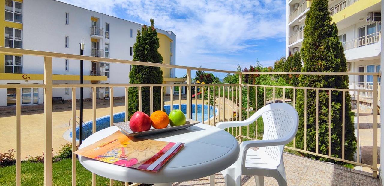Crown And Imperial Apartments Sveti Vlas Exterior foto