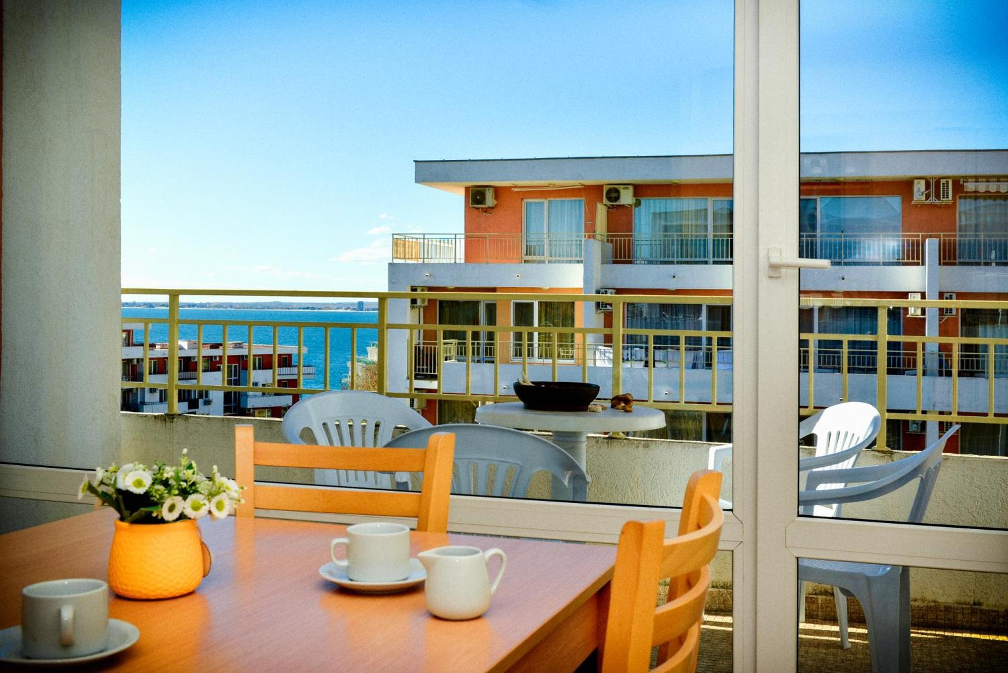 Crown And Imperial Apartments Sveti Vlas Exterior foto