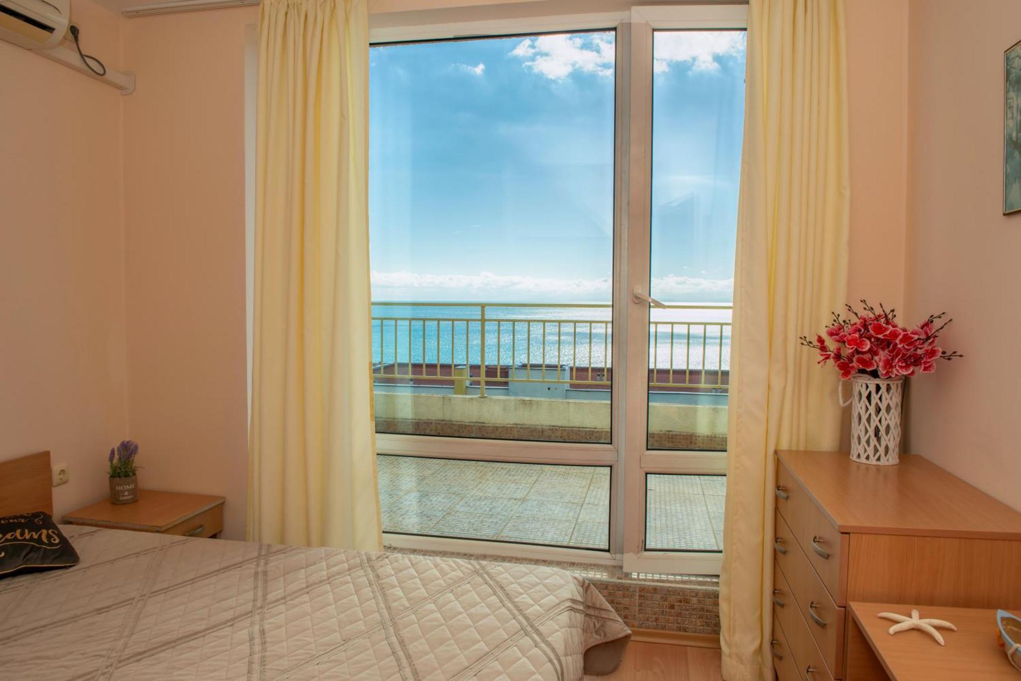 Crown And Imperial Apartments Sveti Vlas Exterior foto