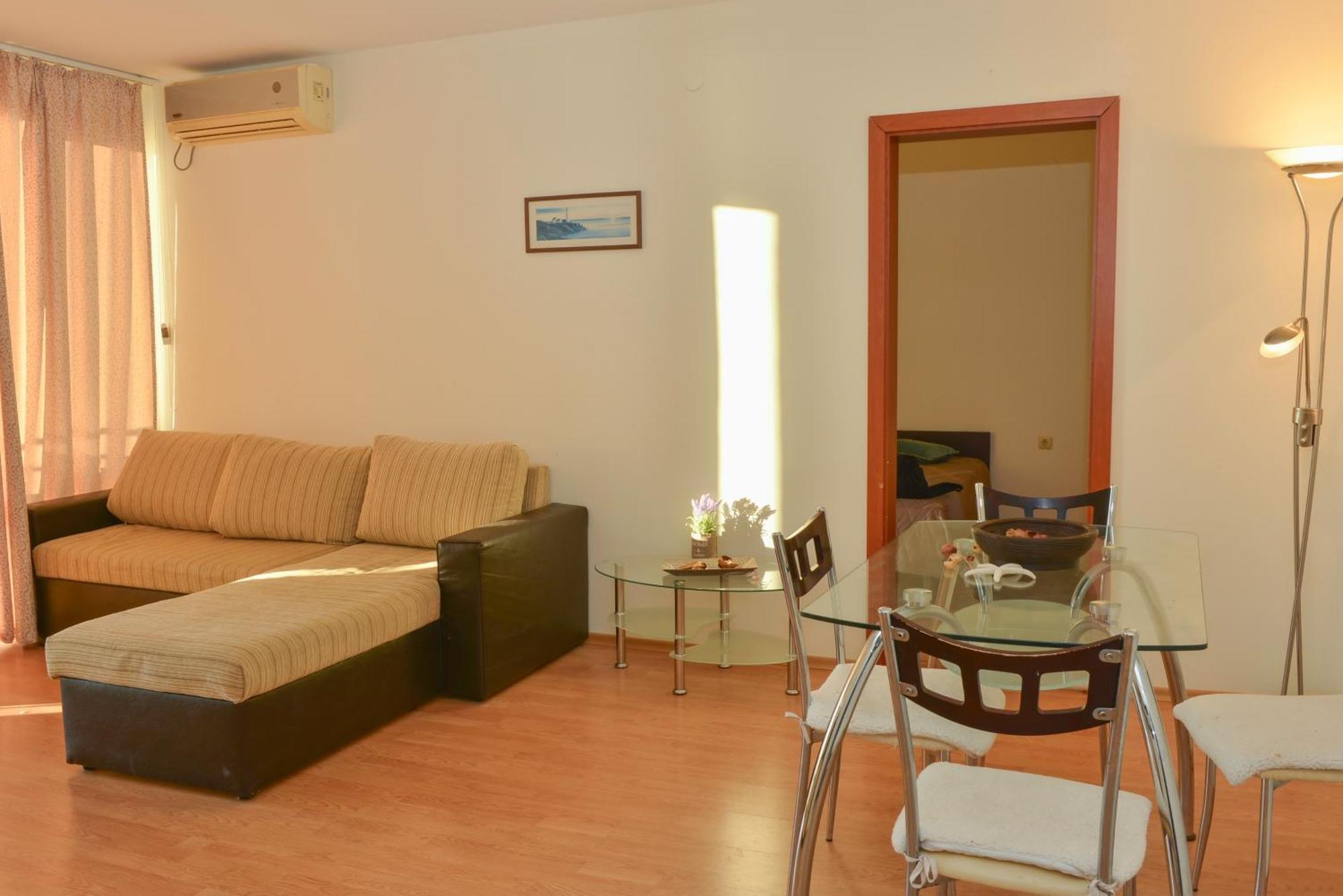 Crown And Imperial Apartments Sveti Vlas Exterior foto