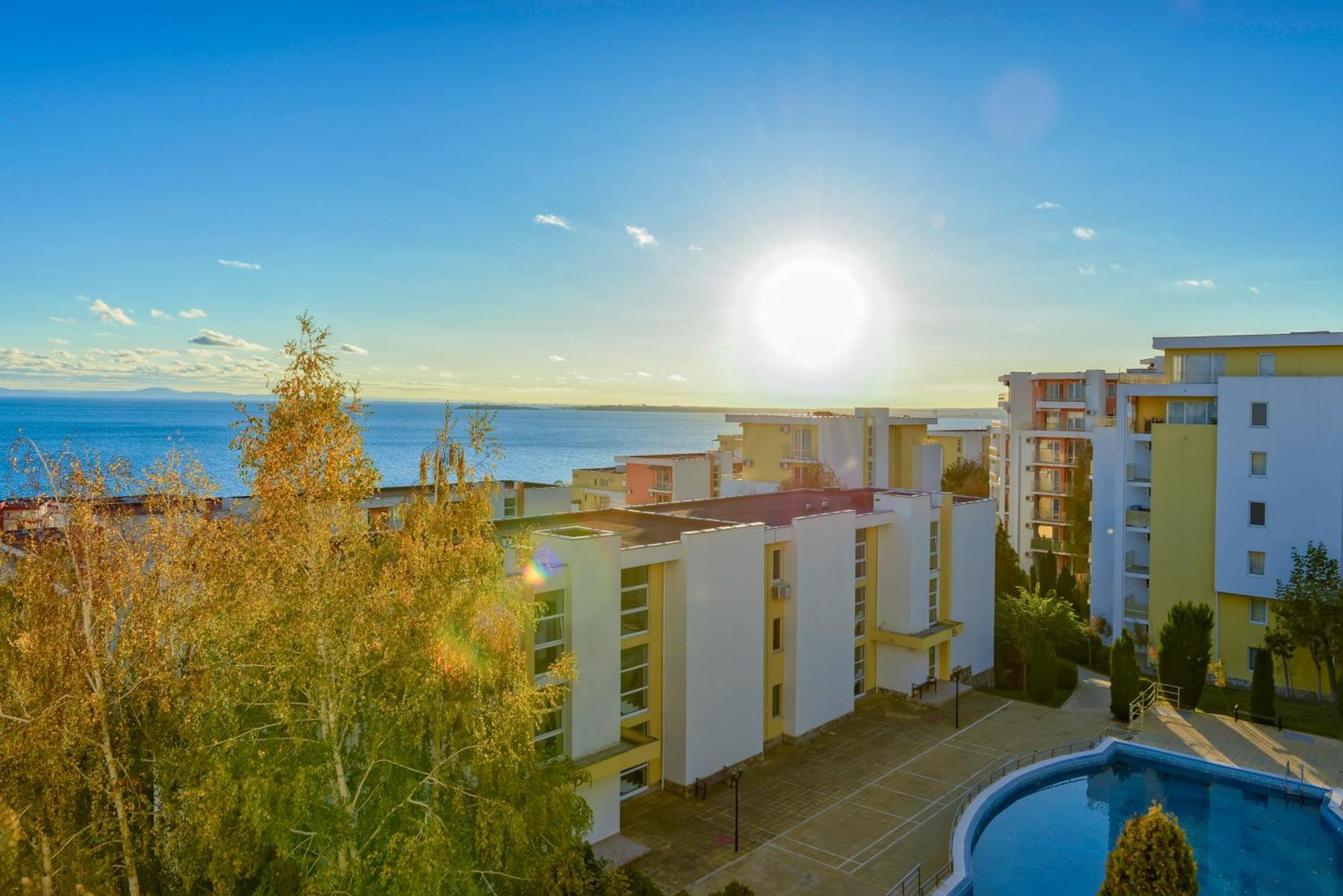 Crown And Imperial Apartments Sveti Vlas Exterior foto