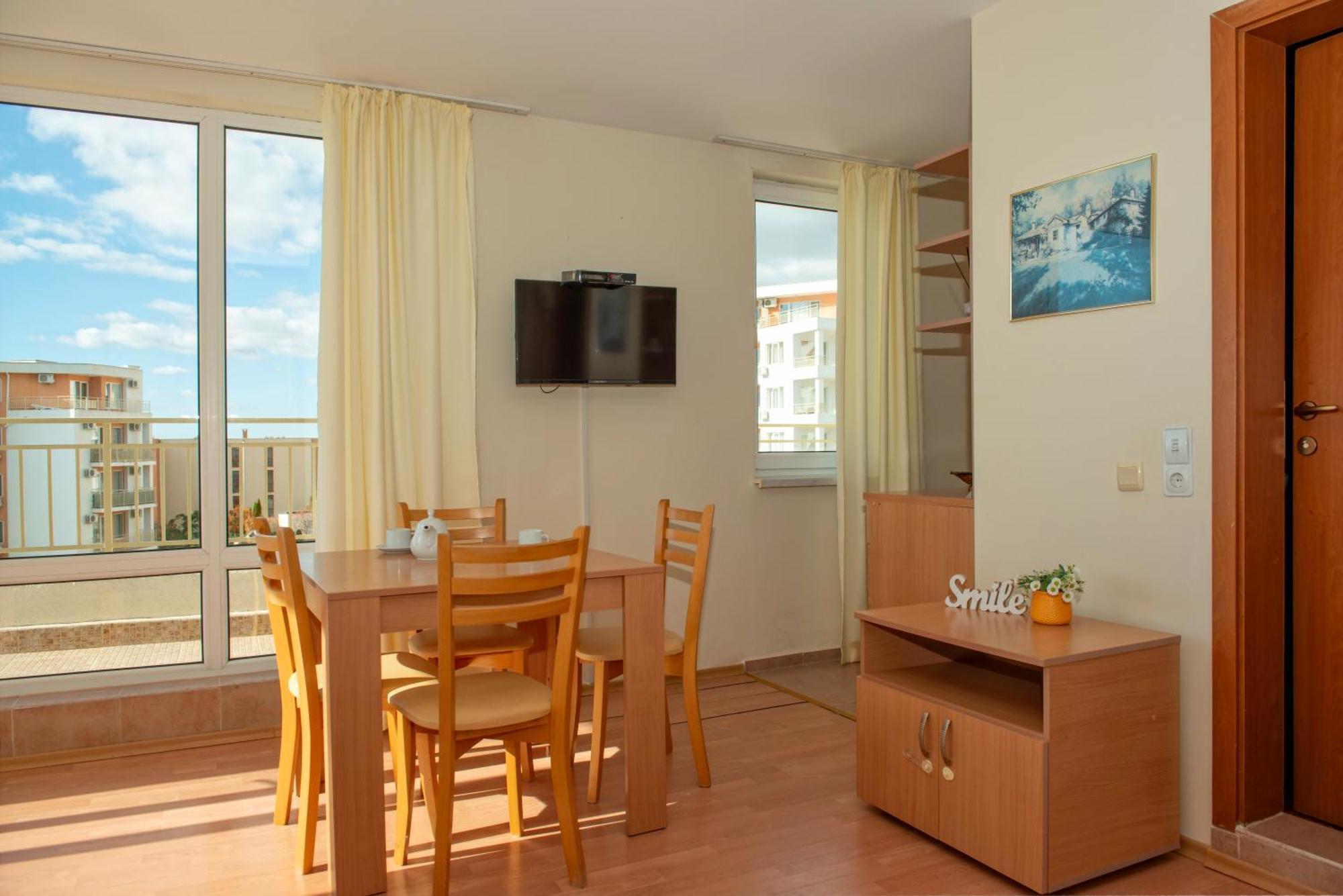Crown And Imperial Apartments Sveti Vlas Exterior foto